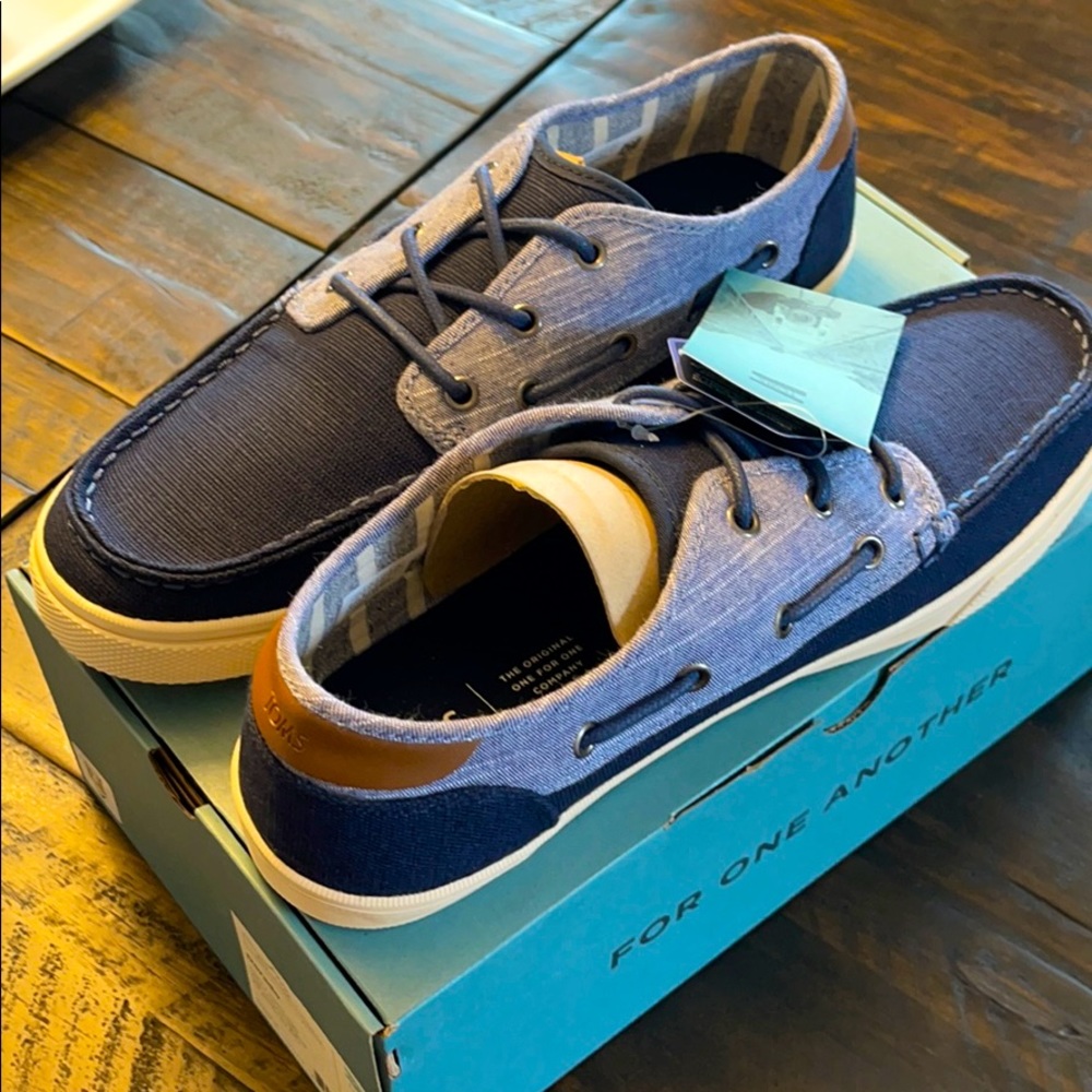 Brand new, never been worn! Men’s Size 12 TOMS